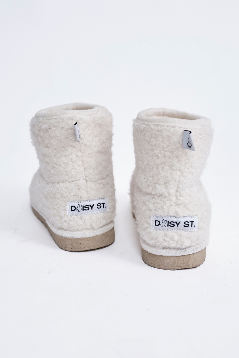 Miffy x Daisy St. Boot Slippers