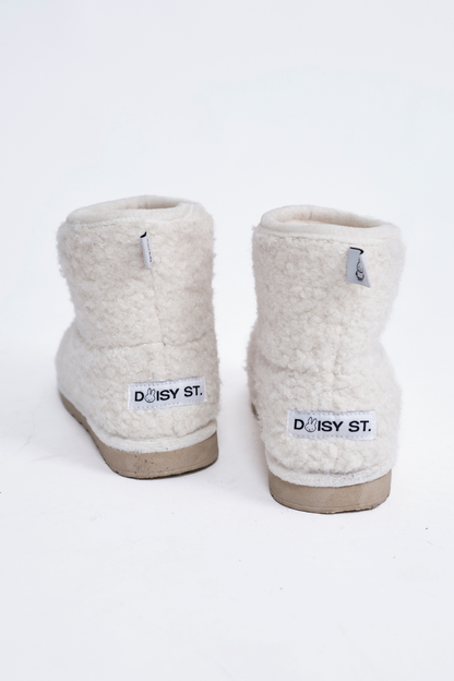 Miffy x Daisy St. Boot Slippers