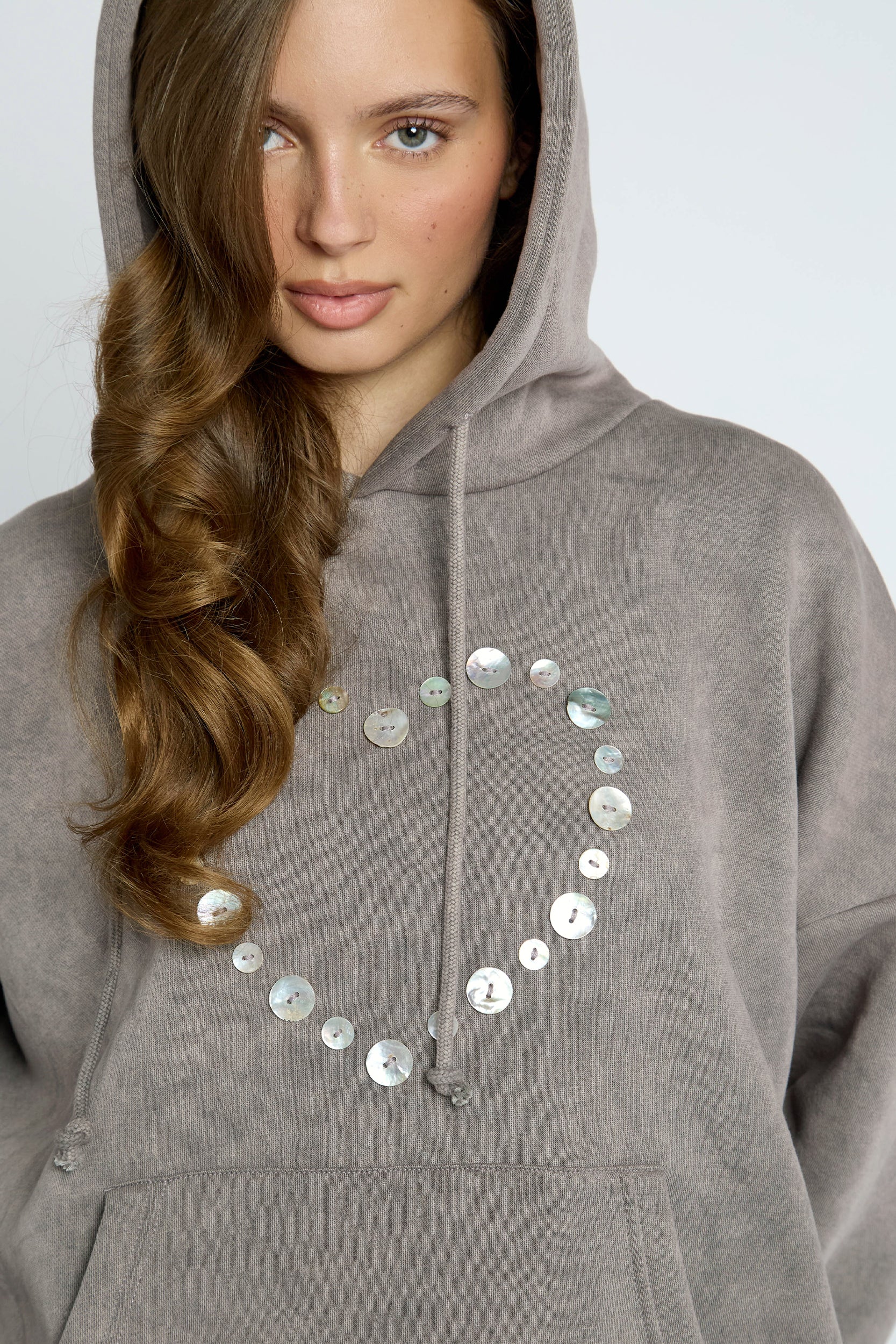 theredthreadS button knit hoodie グレー Button Heart Grey Hoodie – Daisy Street
