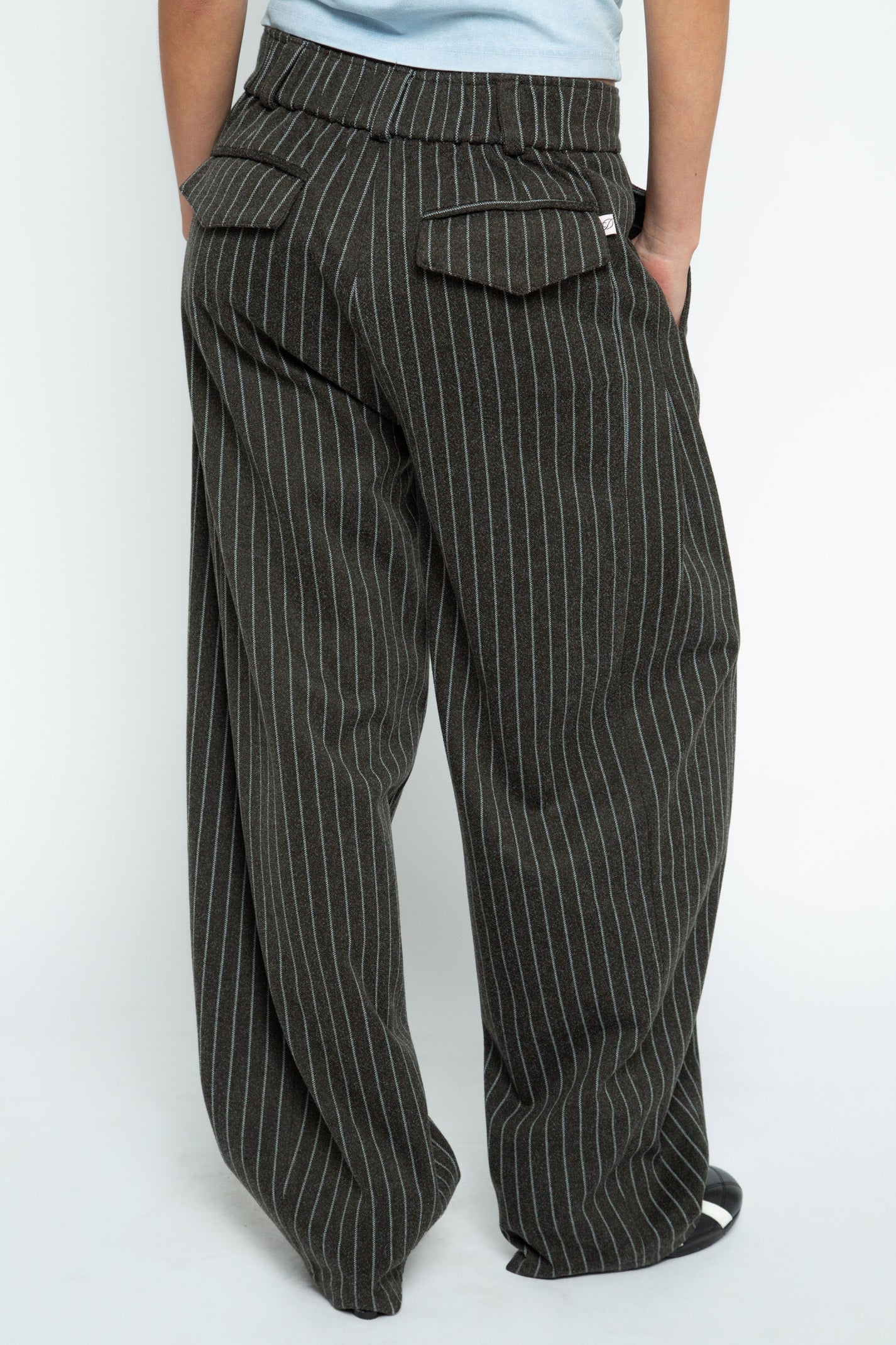 Daisy Barrel Pant - Black Daisy